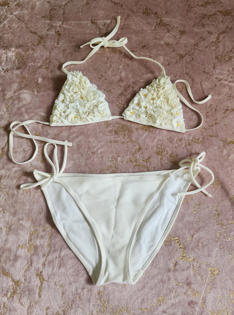 VICTORIA SECRET | White Daisy Floral Top & White Bikini - Picture 2 of 15